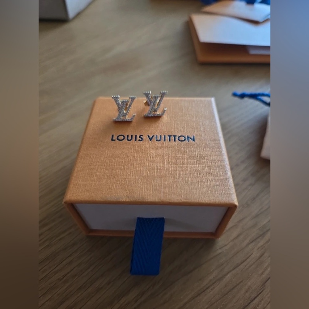 Louis Vuitton LV Iconic Earrings
